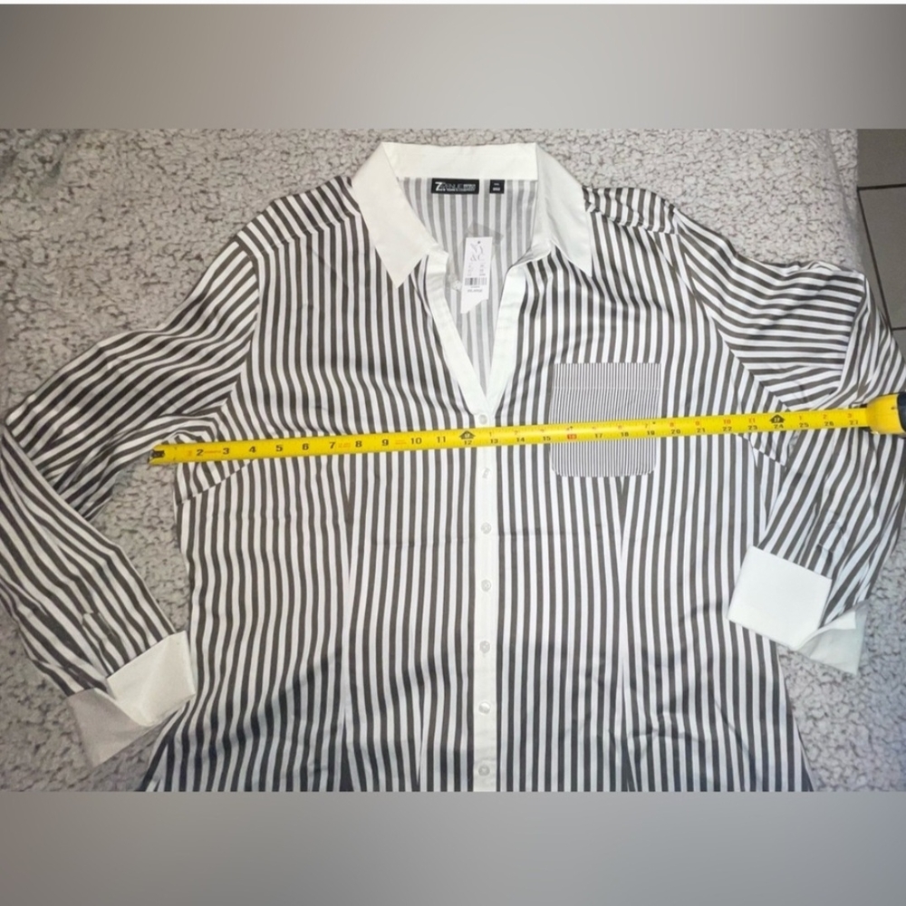 NWT NY & C Long Sleeve Front Closure Button Closing Size XXL - Picture 2 of 10
